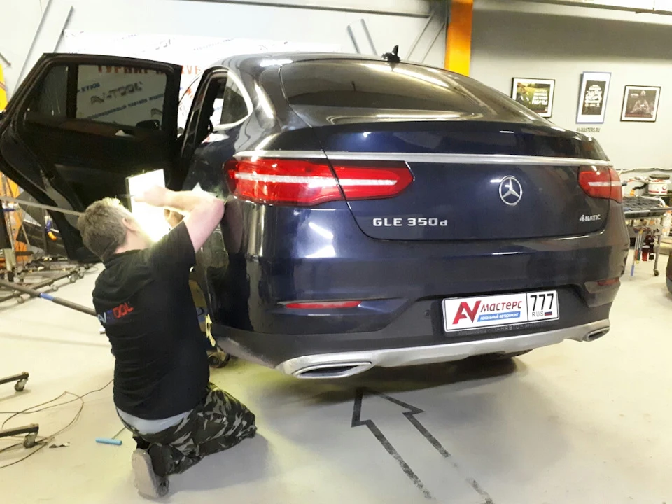Ремонт алюминиевого капота Mercedes GLS AMG63 без покраски